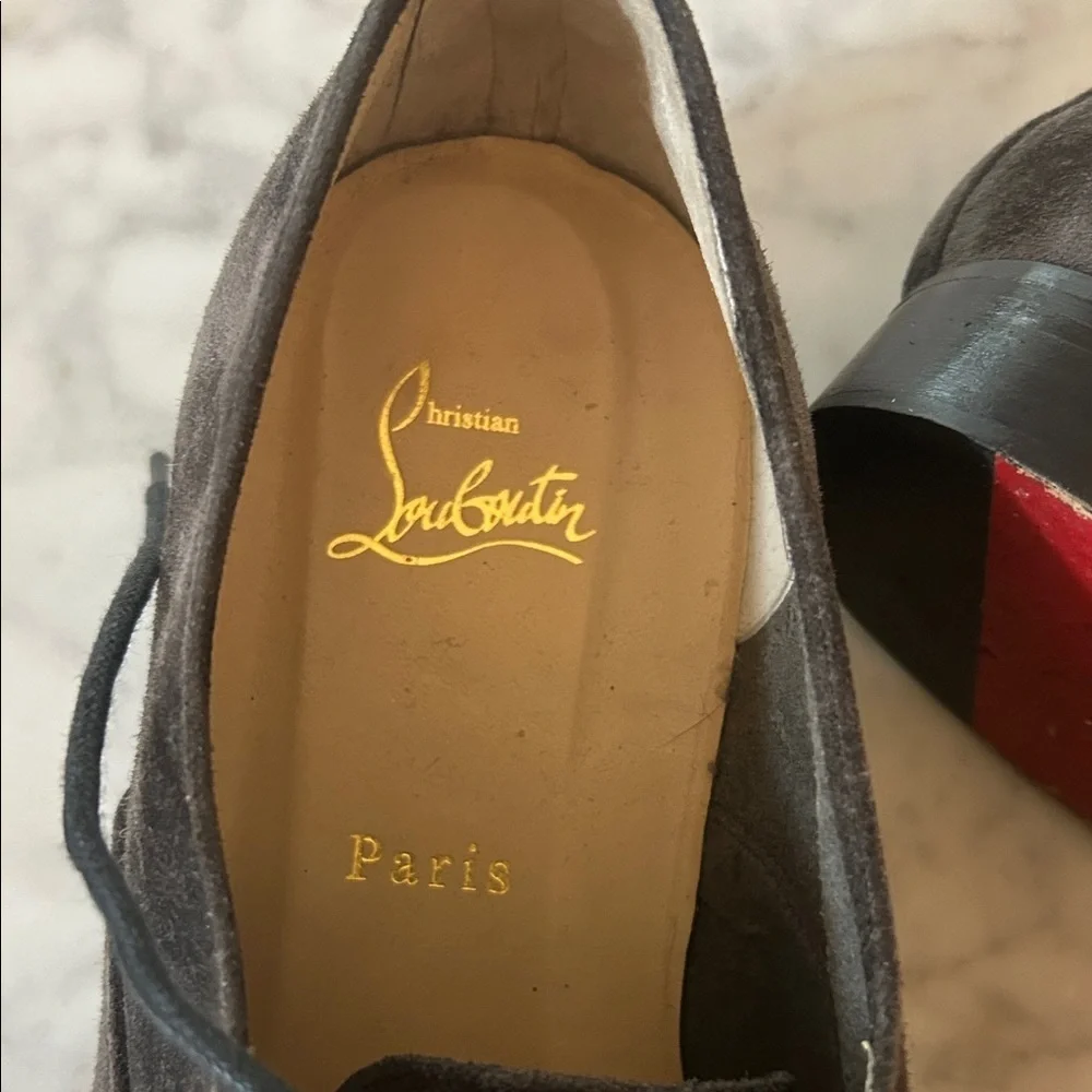 MENS Christian Louboutin Men's Dark Gray Suede Oxfords with Red Soles Sz 41 1/2